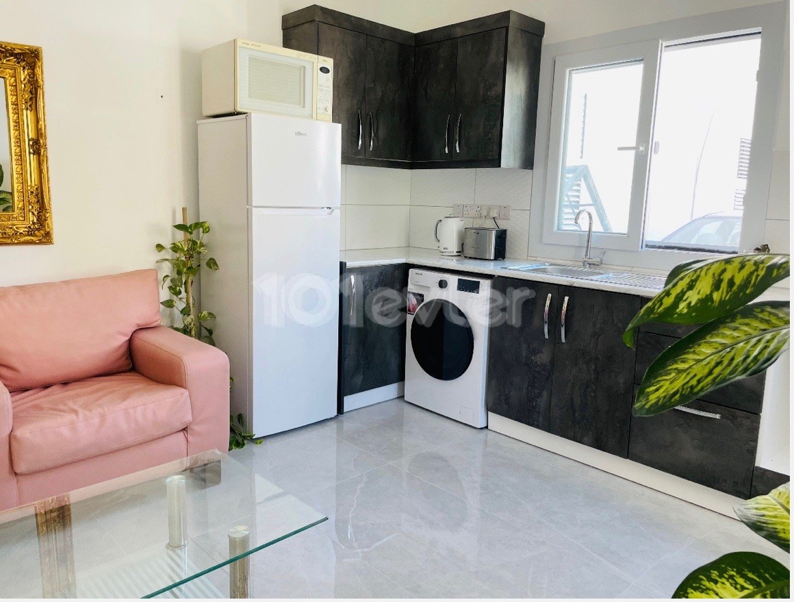 FULLY FURNISHED 2+1 FLAT FOR RENT IN KYRENIA CENTER