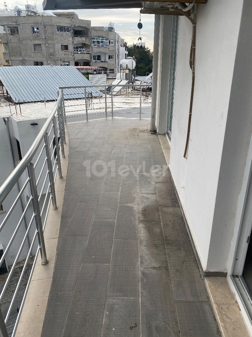 AMAZING 3+1 FLAT FOR SALE IN KYRENIA CENTER