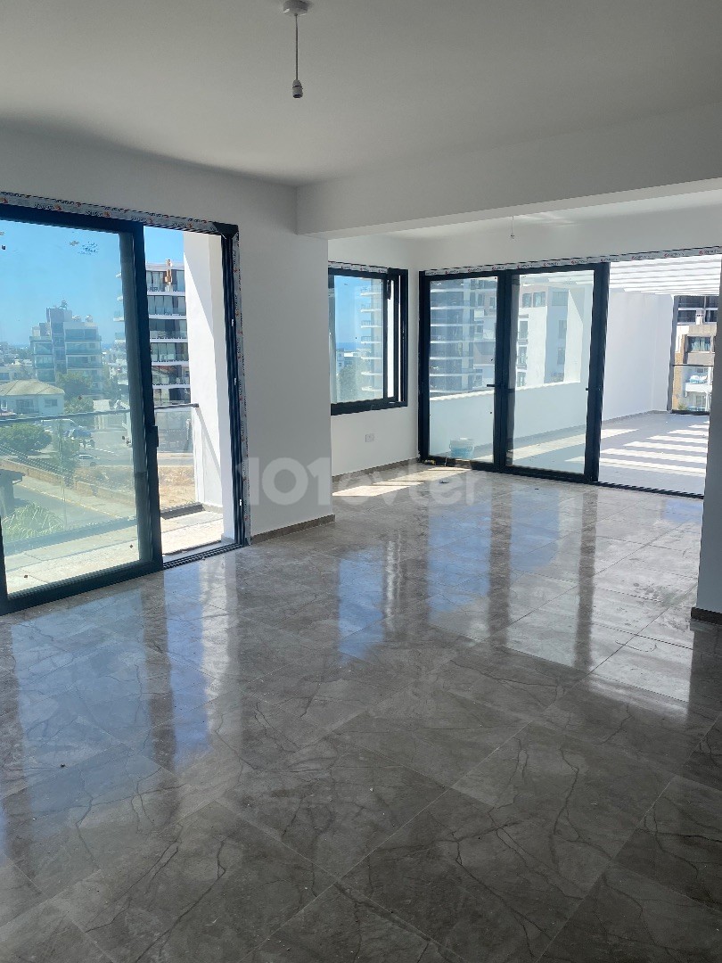 GIRNE CENTER 3+1 NEW AMAZING FLAT FOR SALE