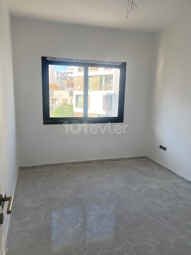 GIRNE MERKEZ SIFIR COK UYGUN FIYATA SON 1 DAİRE 