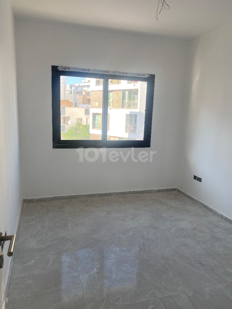 GIRNE MERKEZ SIFIR COK UYGUN FIYATA SON 1 DAİRE 