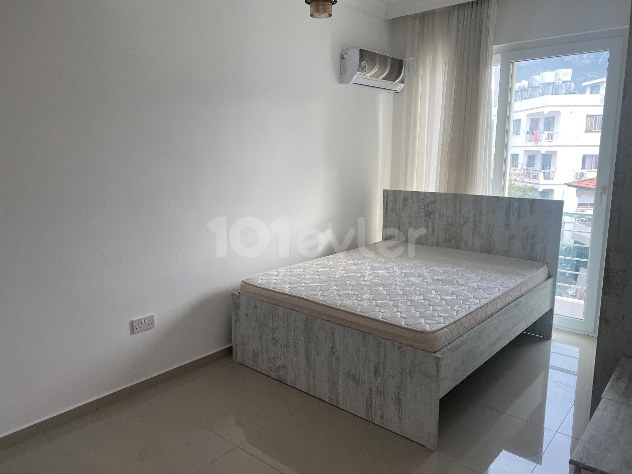 3+1 flat next to PIA BELLA HOTEL IN KYRENIA CENTER, not worth this price