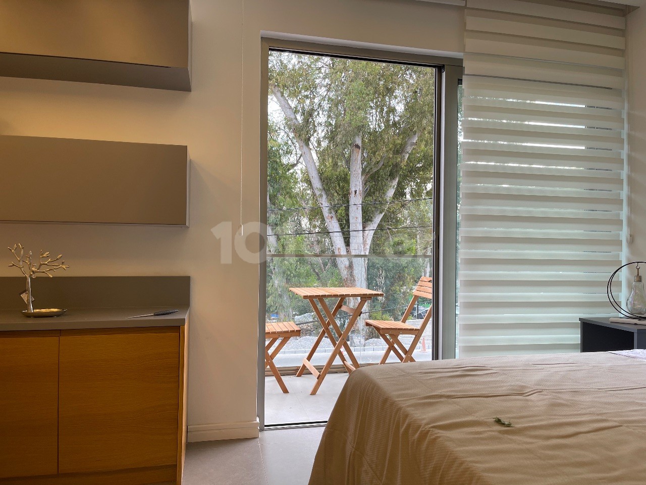 Dereboyunda, the center of Nicosia, is only 10 steps away from Grand Pasha Hotel & Casino. Enjoy a stylish experience in this centrally located ultra-lux apartment. Be privileged with free dry cleaning and laundry service.