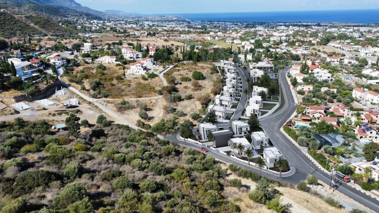 Girne Yeşiltepe’ye yeni proje. Villa ve daireler.