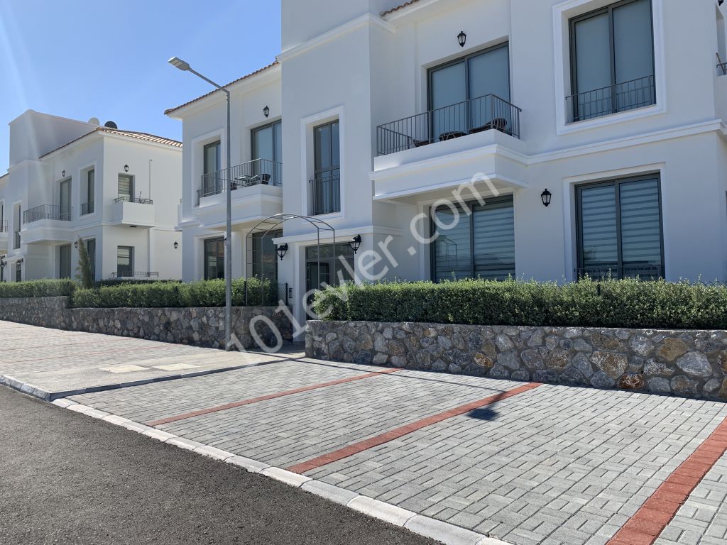 Kibris,Karaoglanoglu Townhouse da Dag manzarali, Full Esyali 1+1 Daire