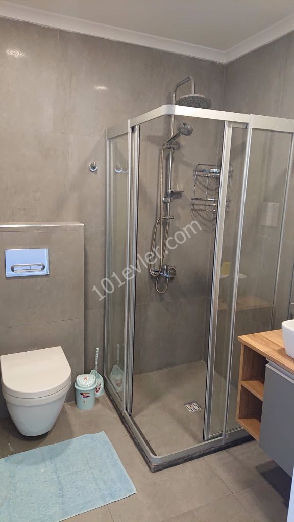 Kuzey Kibris,Girne Merkez`de 2+1  YENI Penthouse.