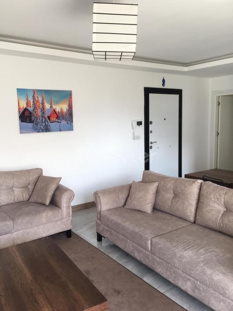 Girne merkezde kiralık 2 yatak odalı lüks ebeveyn banyolu daire