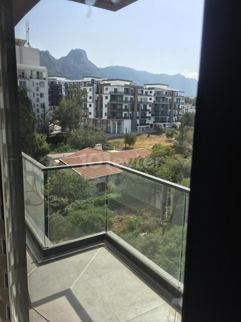 Luxury 2 bedroom ensuite apartment in kyrenia center for rent 