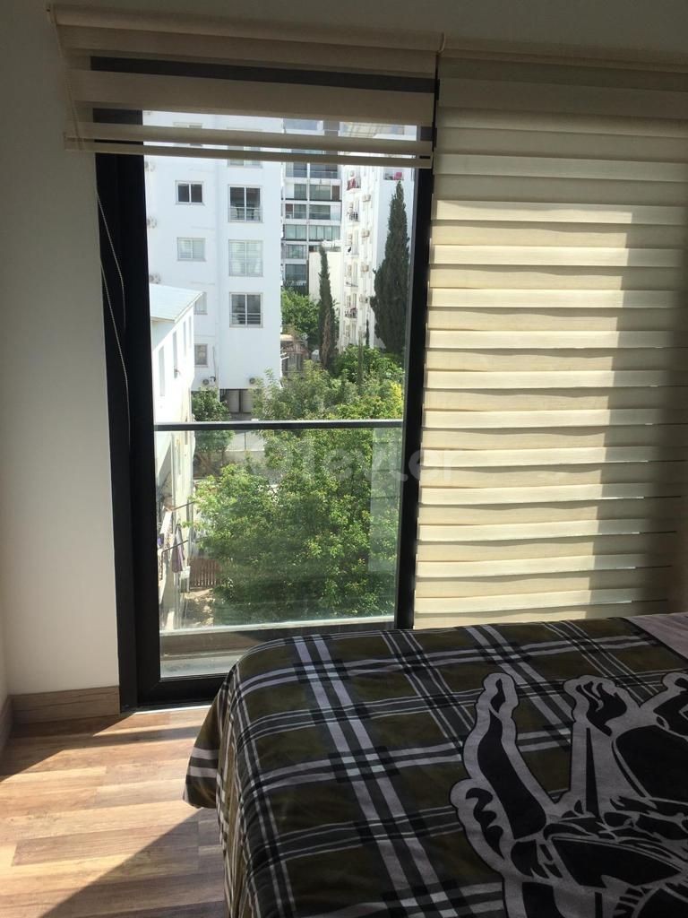 Girne merkezde kiralık 2 yatak odalı lüks ebeveyn banyolu daire