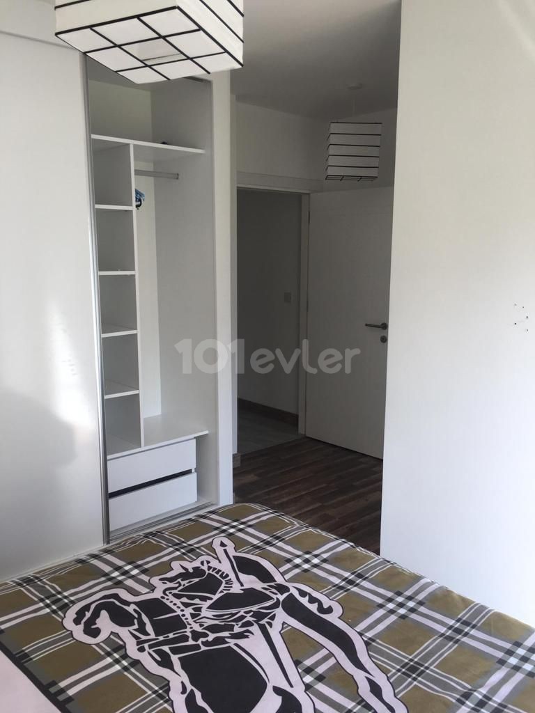 Girne merkezde kiralık 2 yatak odalı lüks ebeveyn banyolu daire