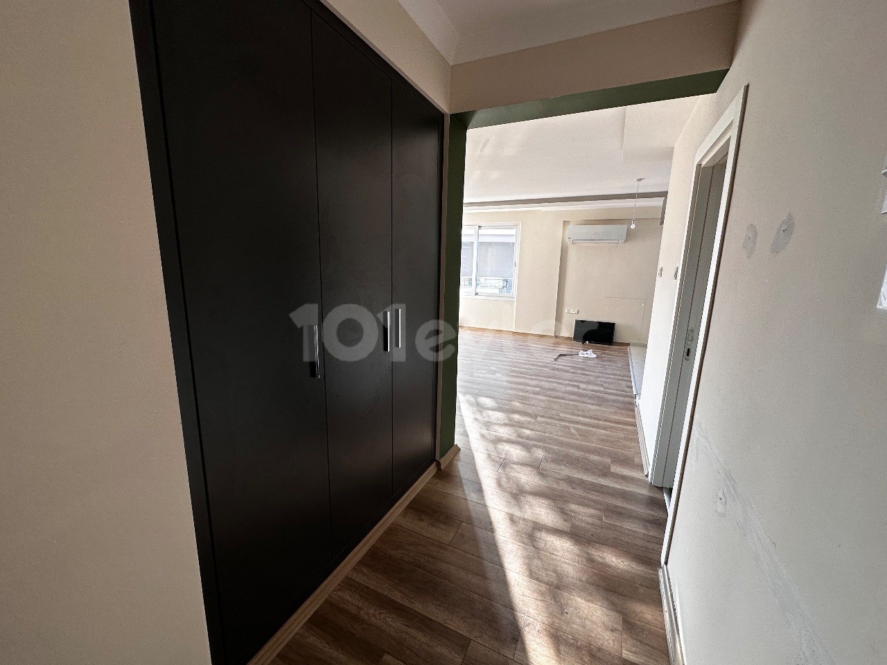 !+1 Flat with Turkish Title, Near Kyrenia Kar Market