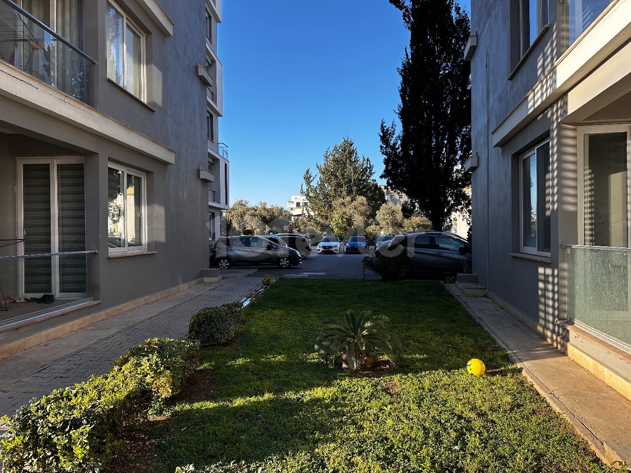 !+1 Flat with Turkish Title, Near Kyrenia Kar Market