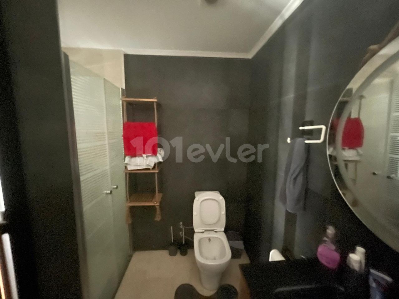 Girne Akacan arkası Royal Suit 2+1 kapalı teraslı daire