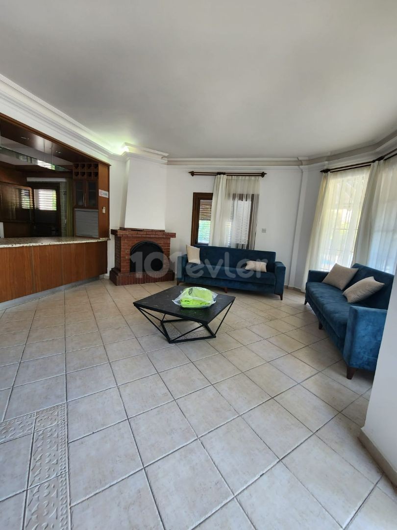 3+1 VILLA ZU VERMIETEN MIT POOL IN ALSANCAK