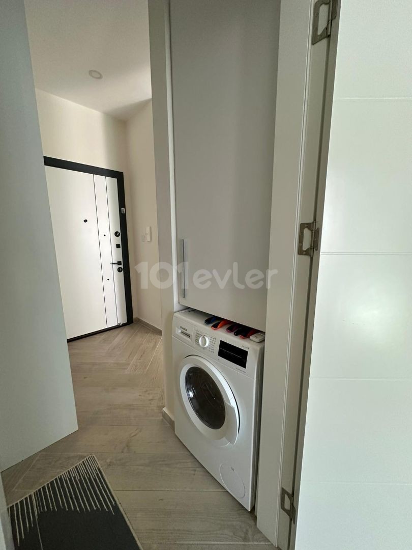 GİRNE MERKEZ HAVUZLU SİTEDE 1+1 SATILIK DAİRE