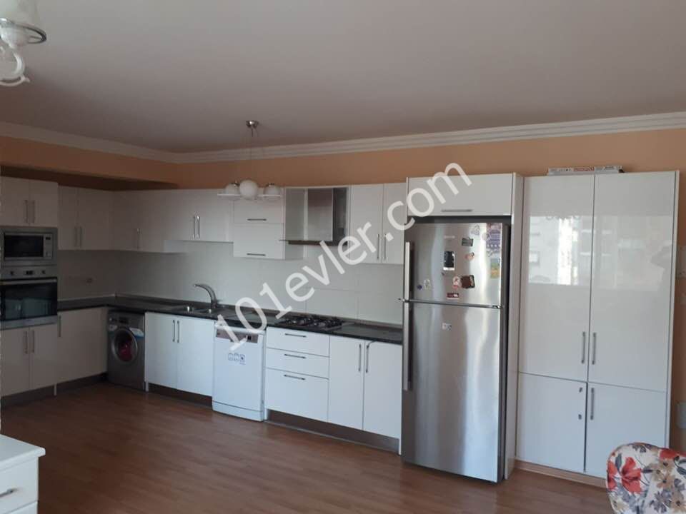 GİRNE MERKEZ'DE KİRALIK 2+1 DAİRE 