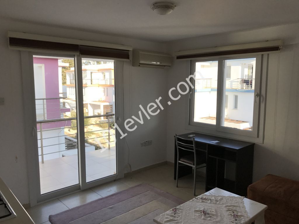 Flat To Rent in Karaoğlanoğlu, Kyrenia