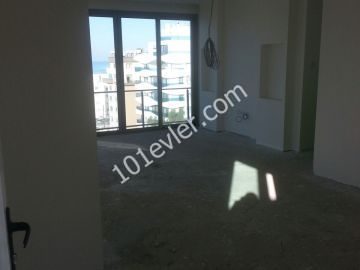 GİRNE MERKEZ DE LÜKS MUHTEŞEM MANZARALI PENTHOUSE