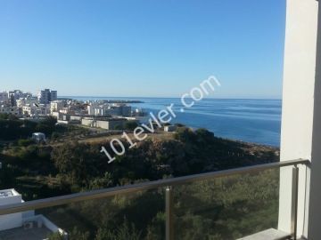 GİRNE MERKEZ DE LÜKS MUHTEŞEM MANZARALI PENTHOUSE