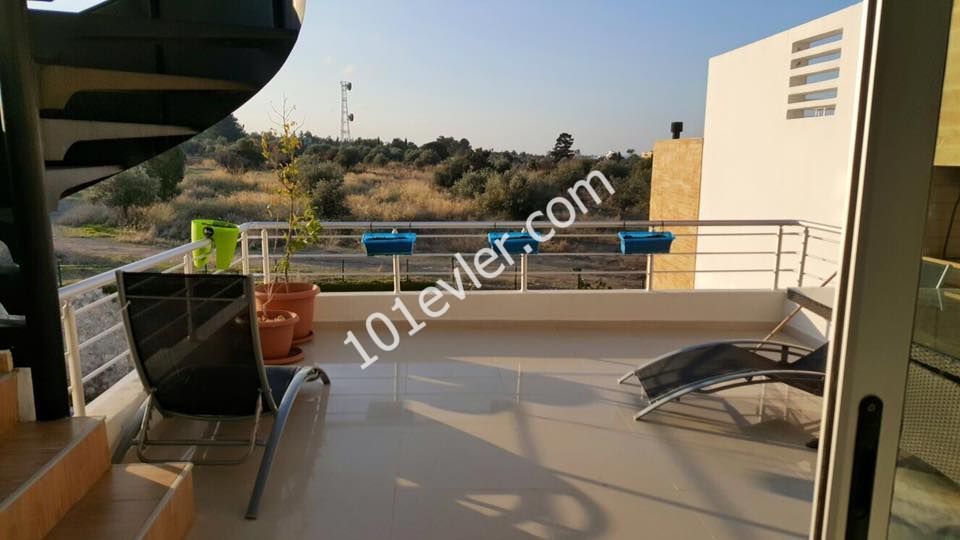 GİRNE DOĞANKÖYDE TEMİZ 2 KATLI PENTHOUSE 