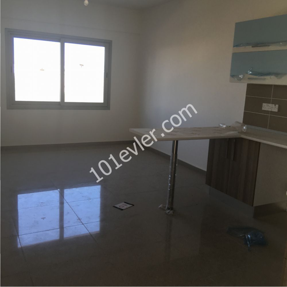 GİRNE MERKEZDE LÜKS 1+1 SATILIK DAİRE