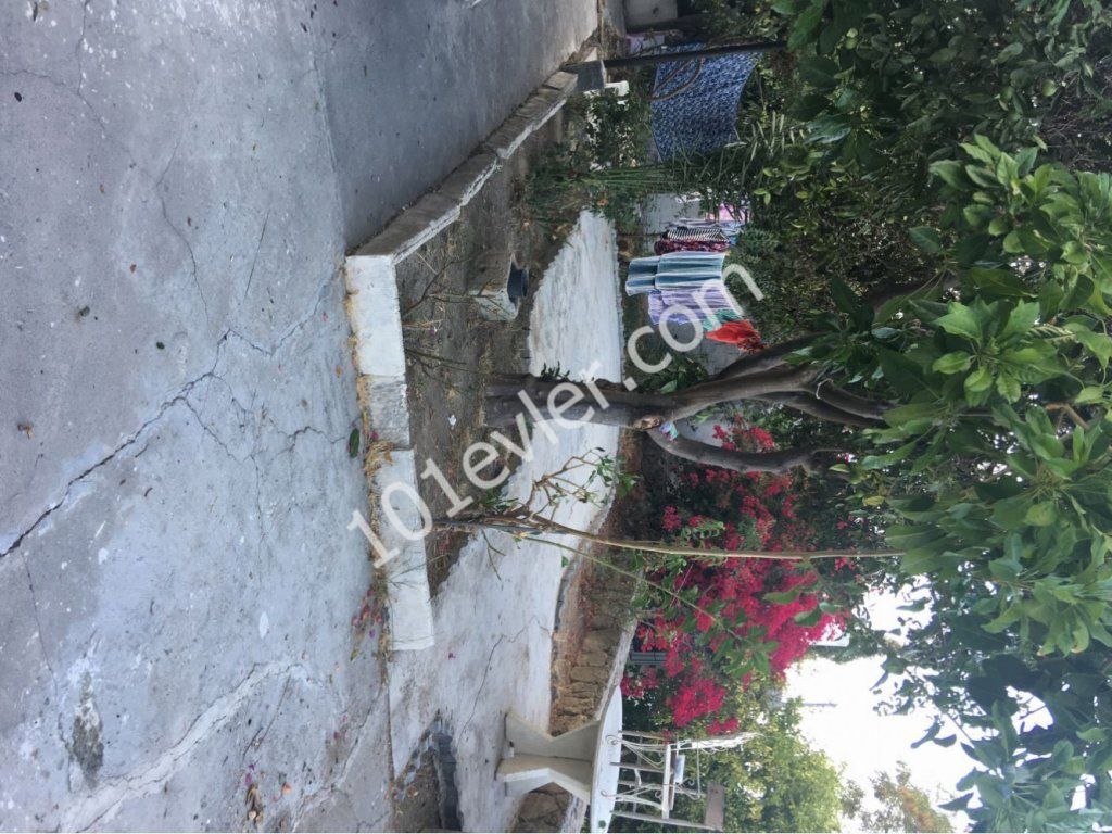 Detached House For Sale in Lapta, Kyrenia