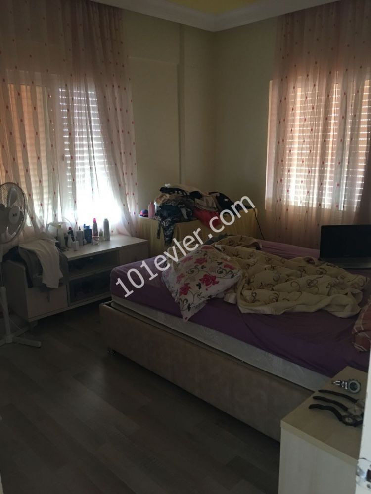 GİRNE MERKEZDE 2+1 MUHTEŞEM LOKASYONDA SATILIK PENTHOUSE