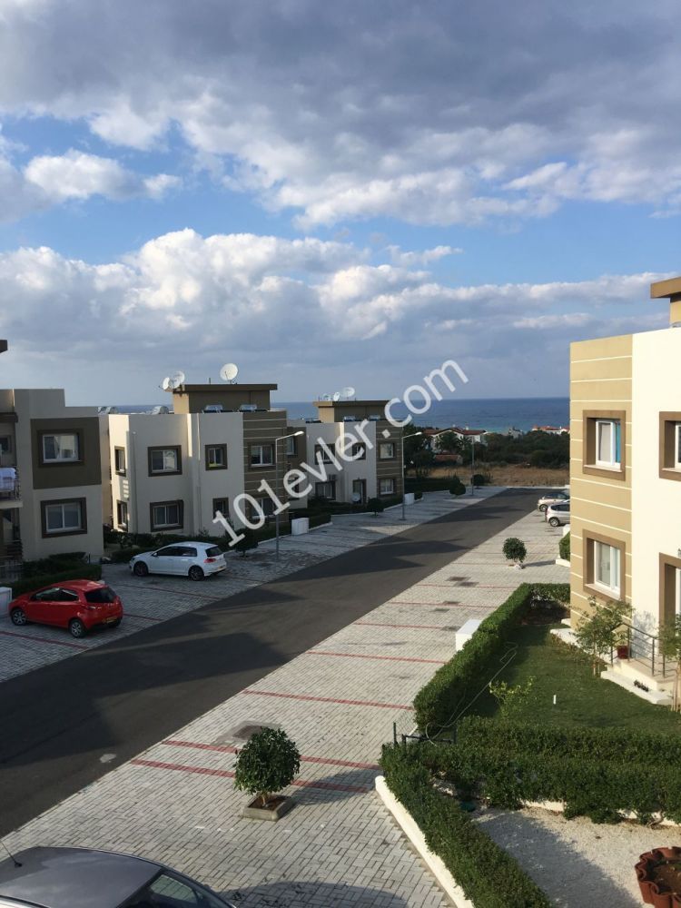 ALSANCAK ÇIKARTMA PLAJI CİVARINDA MUHTEŞEM MANZARALI 1+1 LÜKS DAİRE