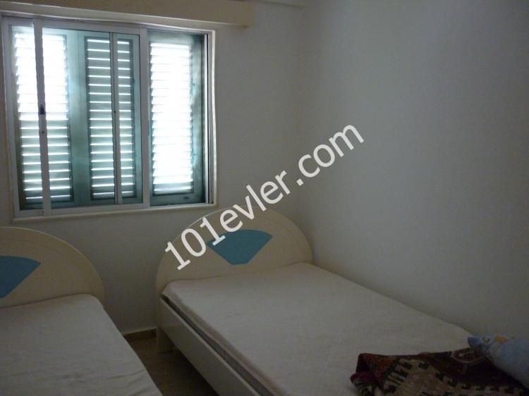 GİRNE MERKEZDE FULL EŞYALI 3+1 DAİRE