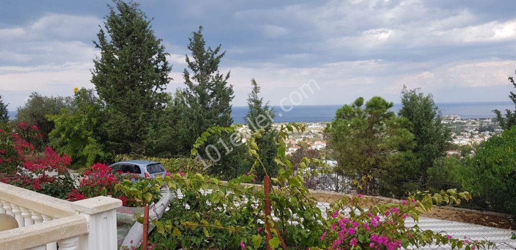 Girne bellapais de satılık muhteşem villa