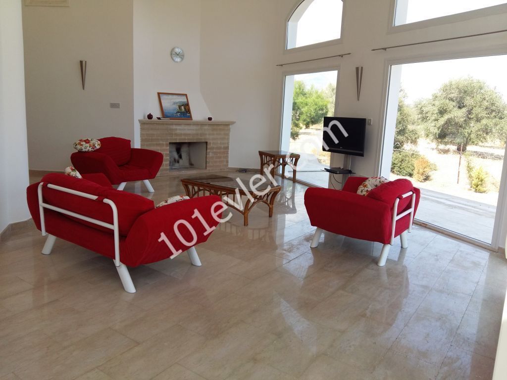 Bungalow For Sale in Çatalköy, Kyrenia