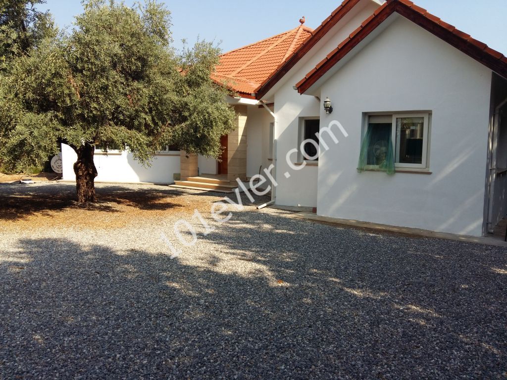 Bungalow For Sale in Çatalköy, Kyrenia