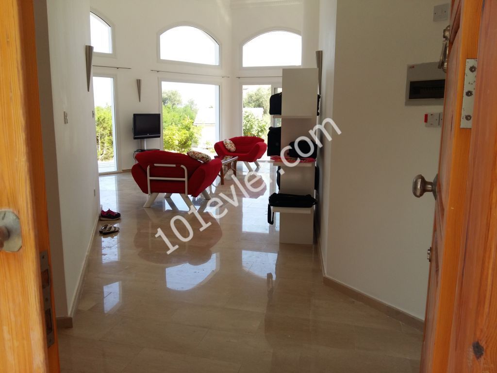 Bungalow For Sale in Çatalköy, Kyrenia