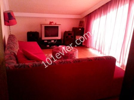 GİRNE'NİN EN NEZİH SİTESİNDE SATILIK 4+1 PENTHOUSE