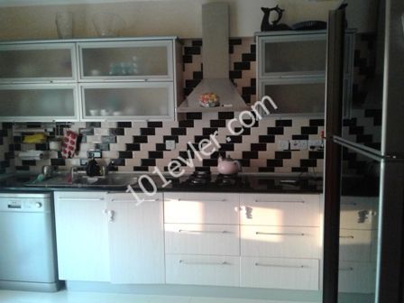 Penthouse For Sale in Girne Merkez, Kyrenia