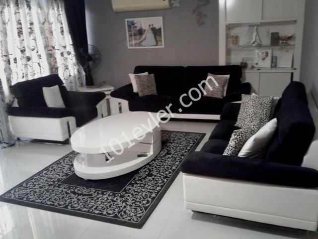 Penthouse For Sale in Girne Merkez, Kyrenia