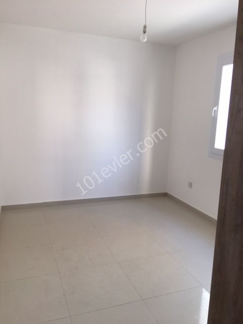 GİRNE MERKEZ'DE SATILIK 2+1 DAİRE