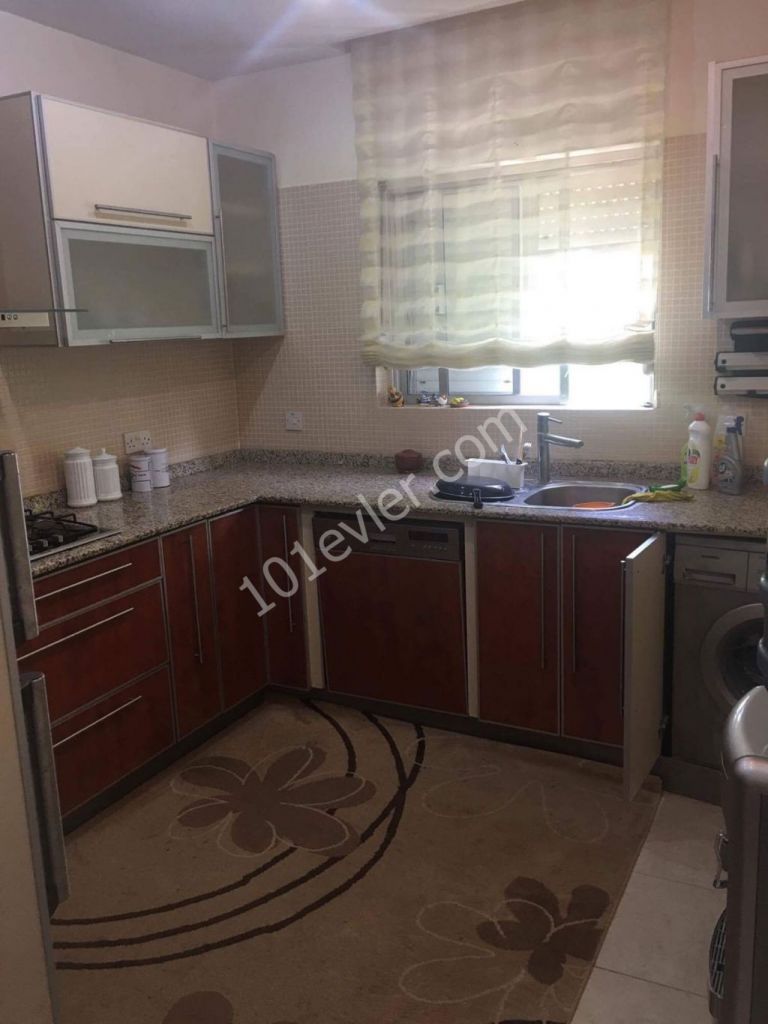 Flat To Rent in Zeytinlik, Kyrenia