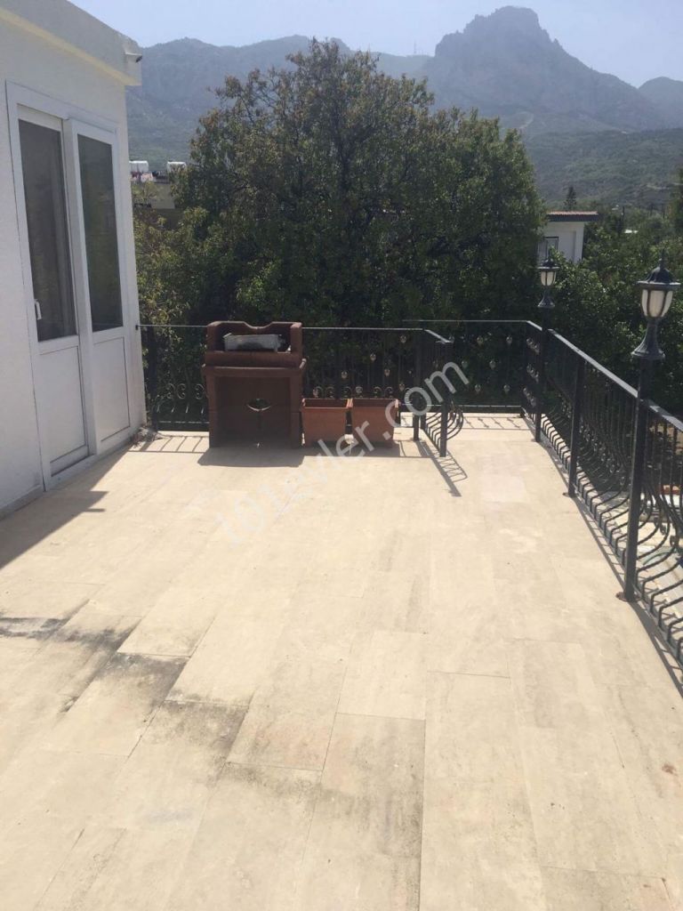 Flat To Rent in Zeytinlik, Kyrenia