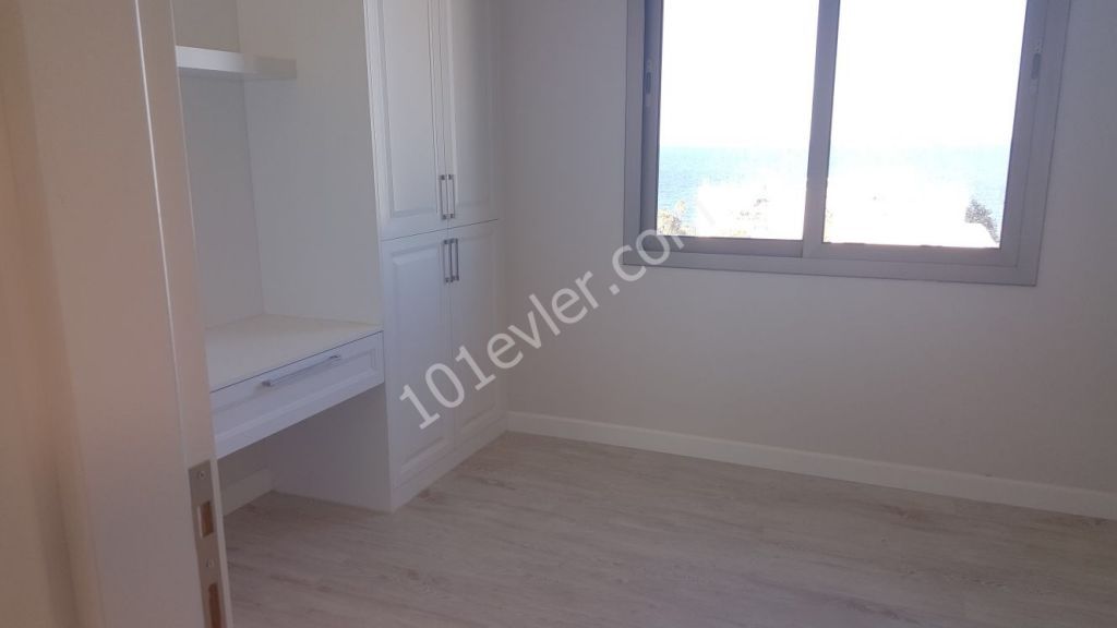 GİRNE 'DE MUHTEŞEM MANZARALI  SATILIK PENTHOUSE