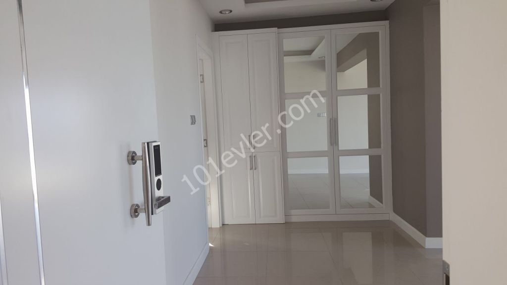 GİRNE 'DE MUHTEŞEM MANZARALI  SATILIK PENTHOUSE