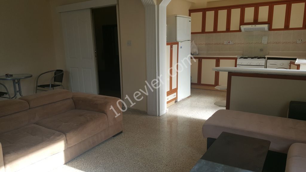 GİRNE MERKEZ YOLA YAKIN KİRALIK 2+1 EŞYALI DAİRE