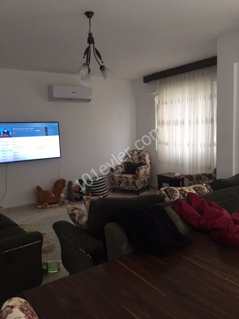 GİRNE MERKEZ'DE SATILIK 2+1 DAİRE