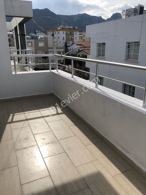 Flat To Rent in Girne Merkez, Kyrenia