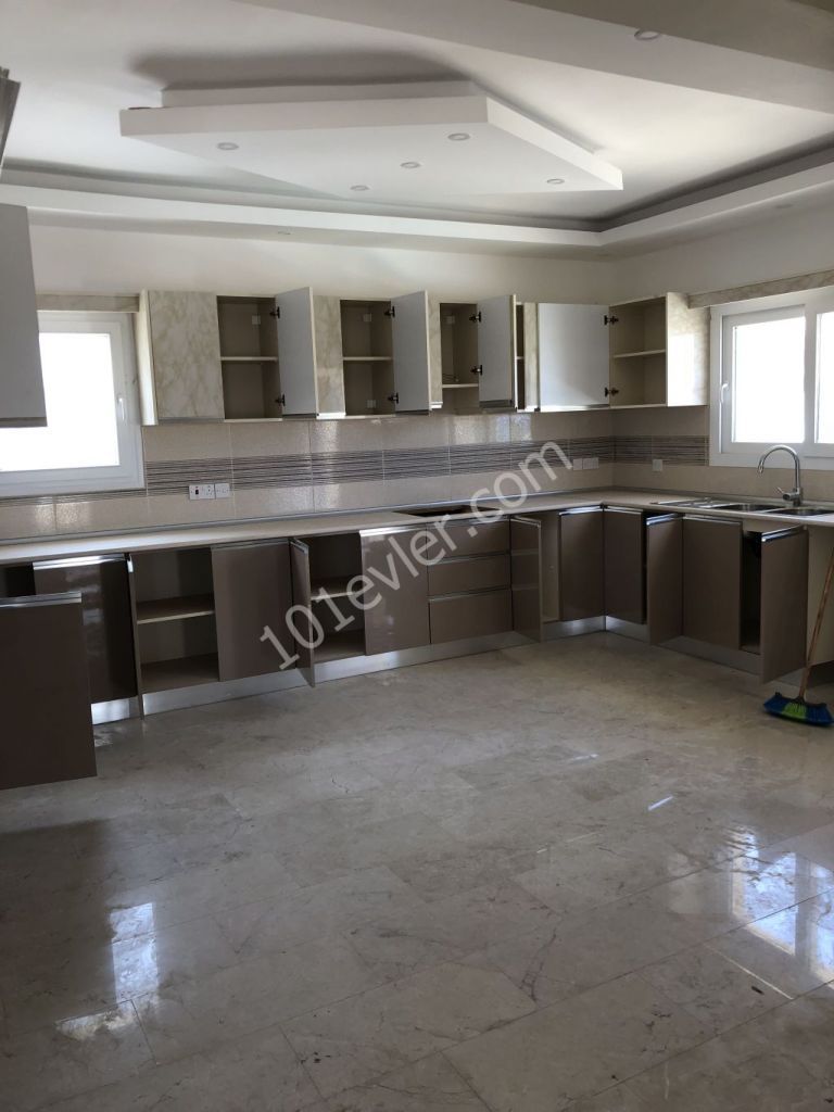 Villa To Rent in Karşıyaka, Kyrenia