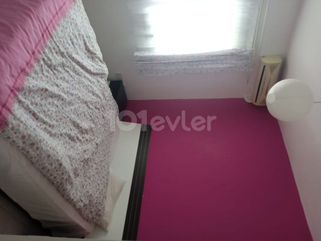 Kyrenia Alsancak. 3+1 flat, 2 bathrooms, within the complex. 1 floor.