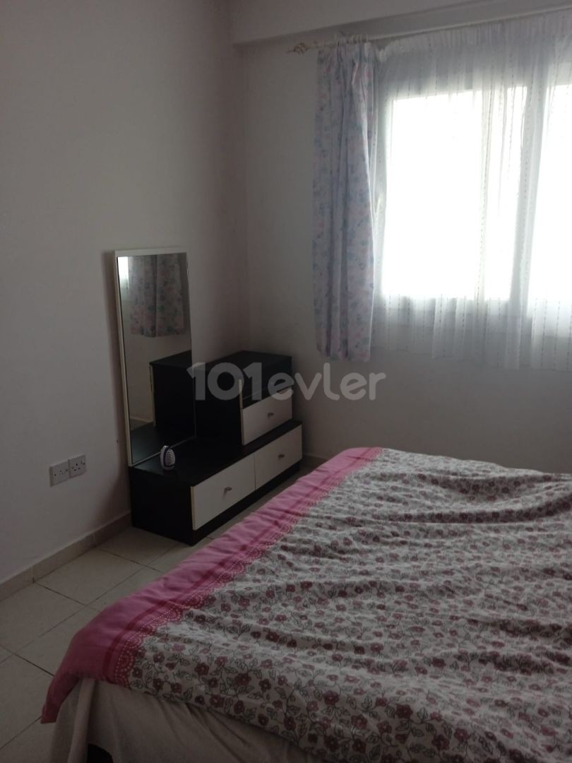 Kyrenia Alsancak. 3+1 flat, 2 bathrooms, within the complex. 1 floor.