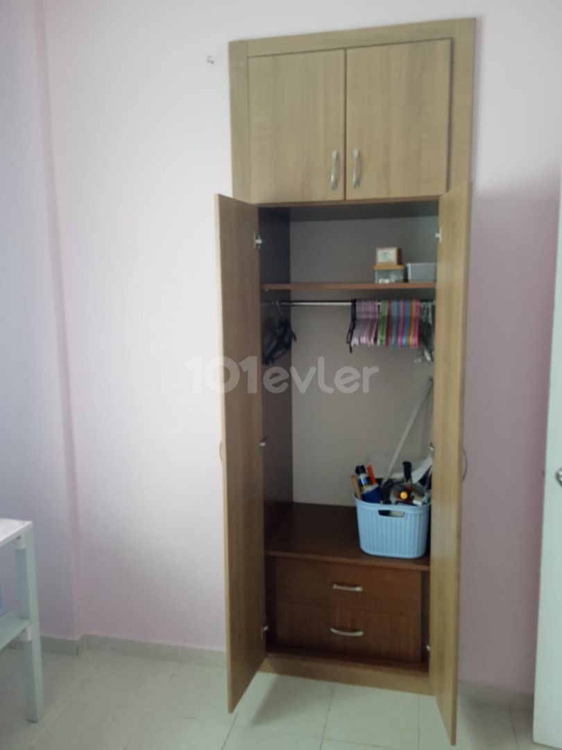 Kyrenia Alsancak. 3+1 flat, 2 bathrooms, within the complex. 1 floor.