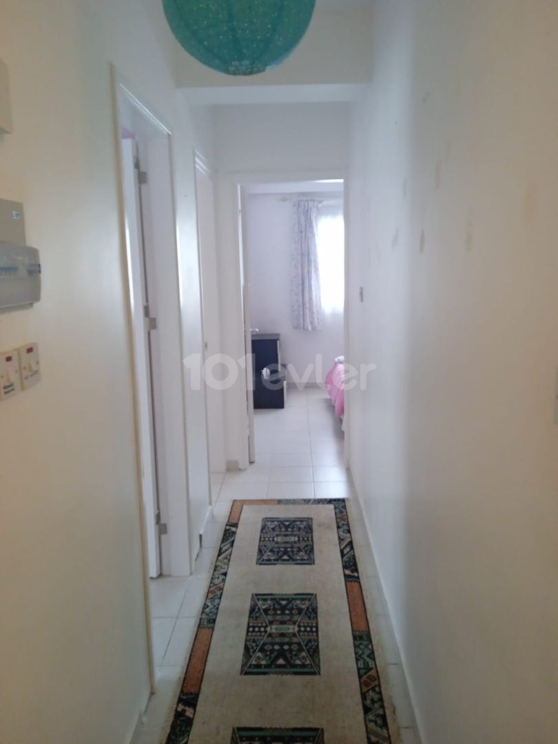 Kyrenia Alsancak. 3+1 flat, 2 bathrooms, within the complex. 1 floor.