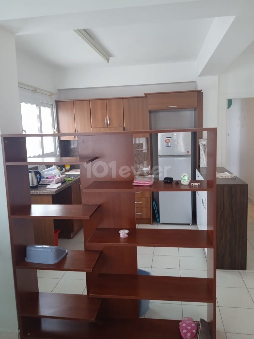 Kyrenia Alsancak. 3+1 flat, 2 bathrooms, within the complex. 1 floor.